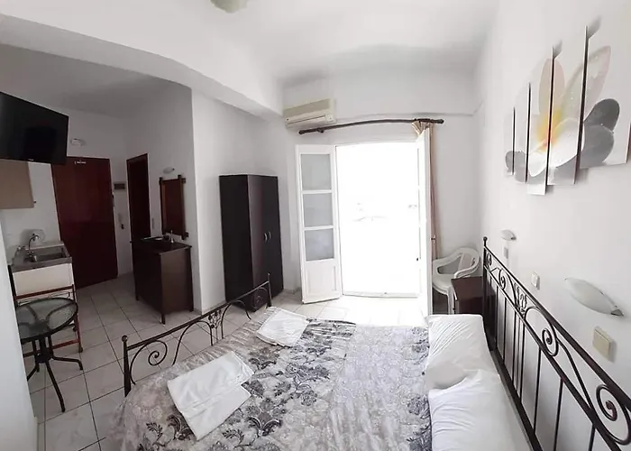 Pensión To Let Rena 3*