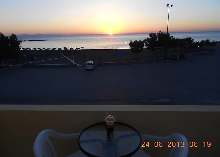 To Let Rena 3* Monolithos