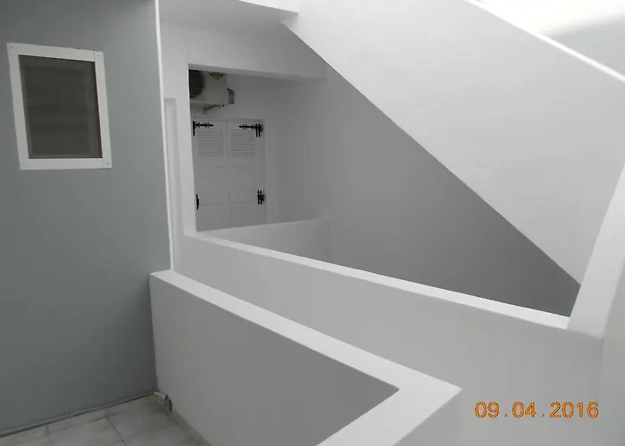 To Let Rena 3* Monolithos