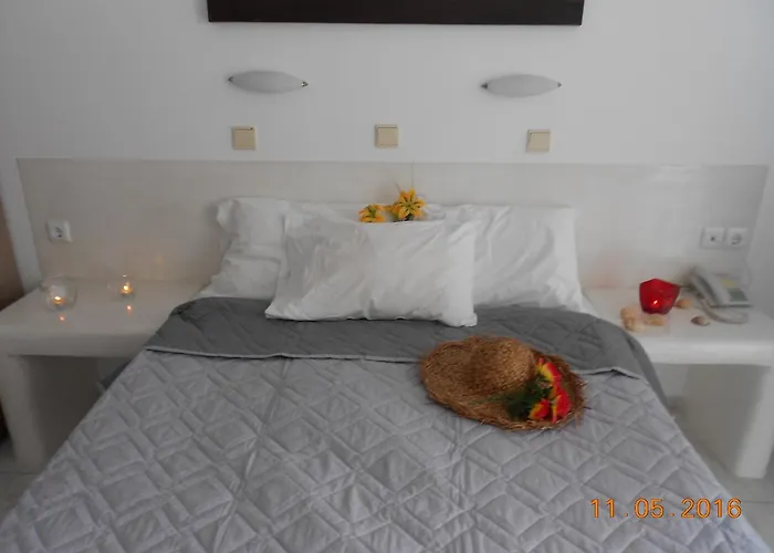 To Let Rena 3* Monolithos