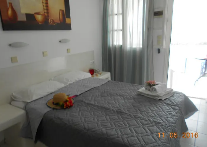 To Let Rena Pensión Monolithos