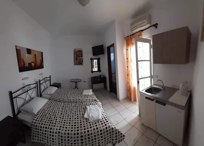 To Let Rena 3* Монолитос